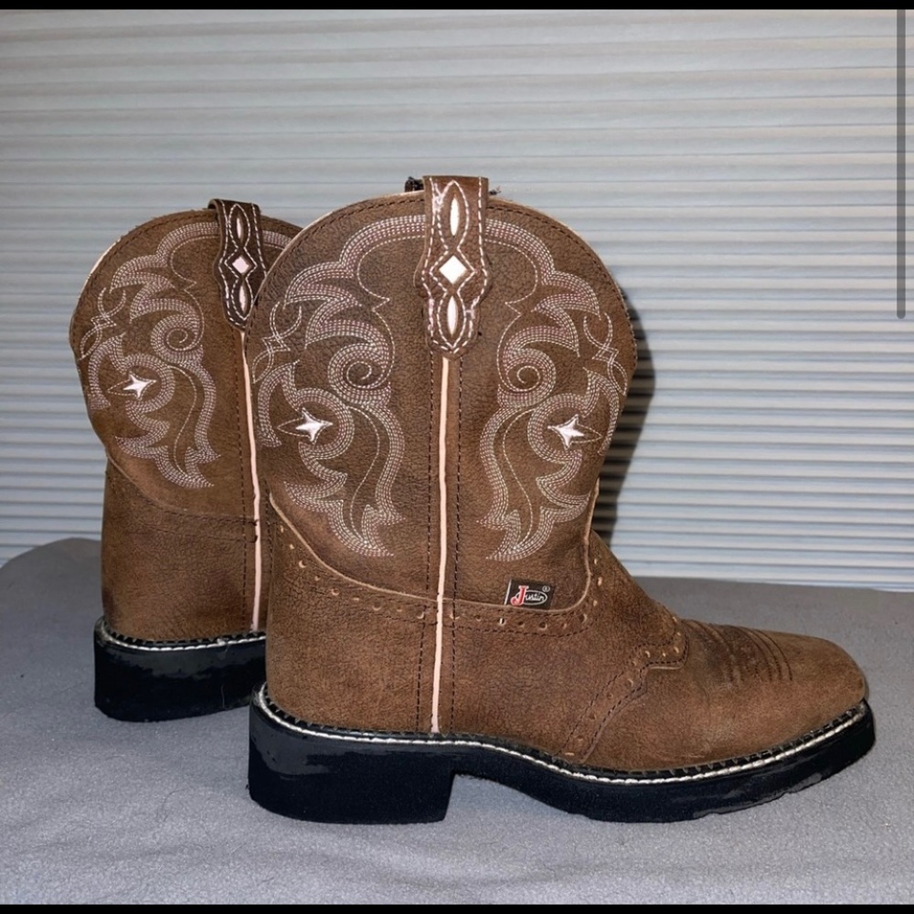 Justin Cowboy Boots